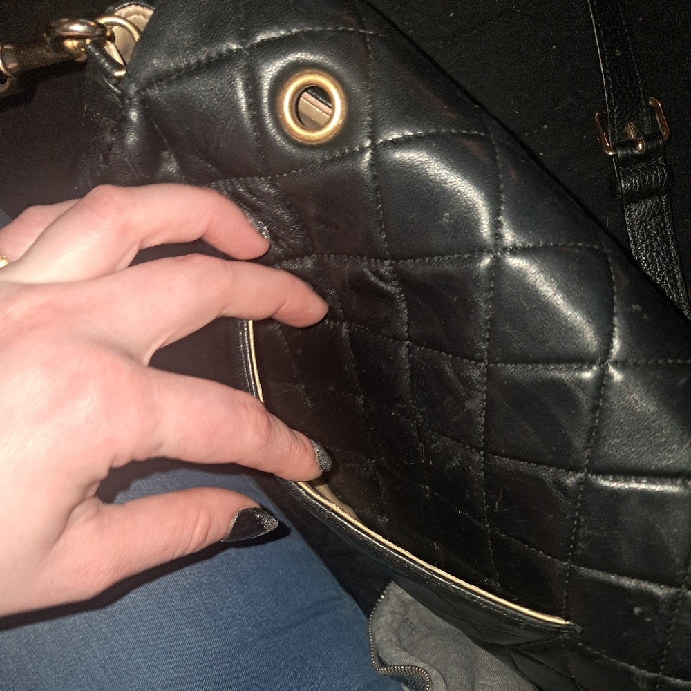 CHANEL VINTAGE LAMBSKIN BAG - Picture 2 of 6